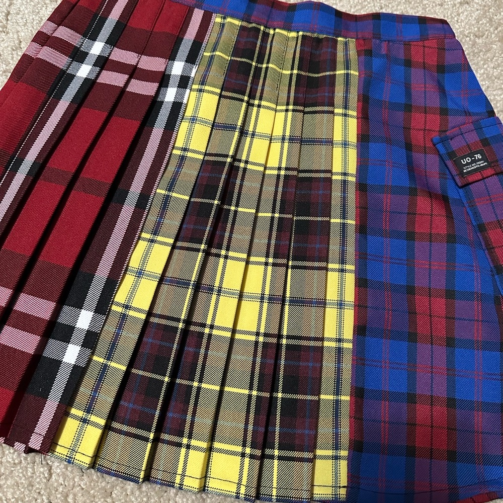 Urban Outfitters Pleated Plaid Mini Skirt - Picture 3 of 7